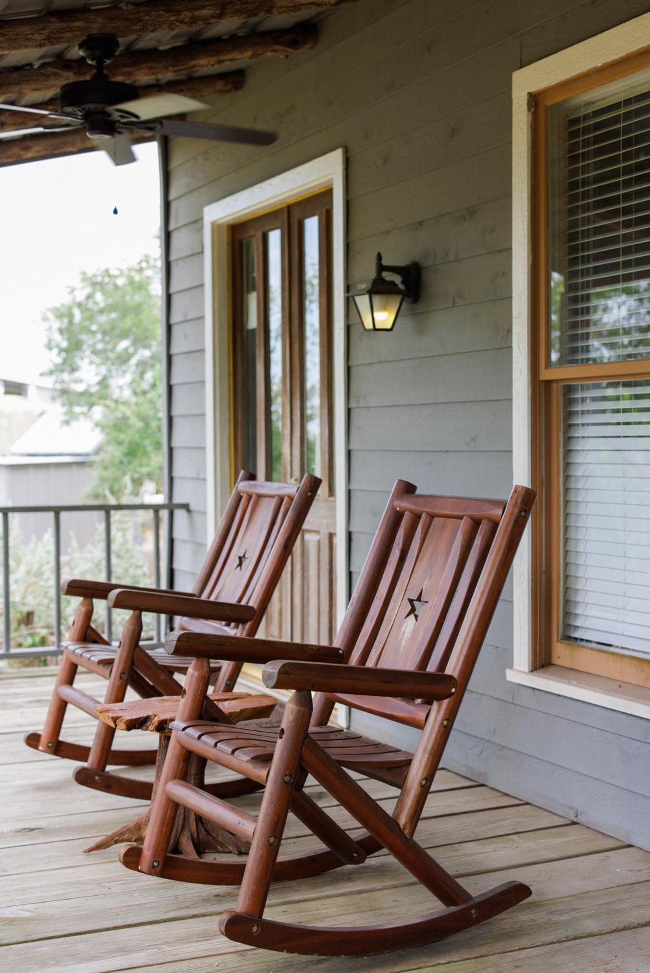 King Room - Pecan Cottage